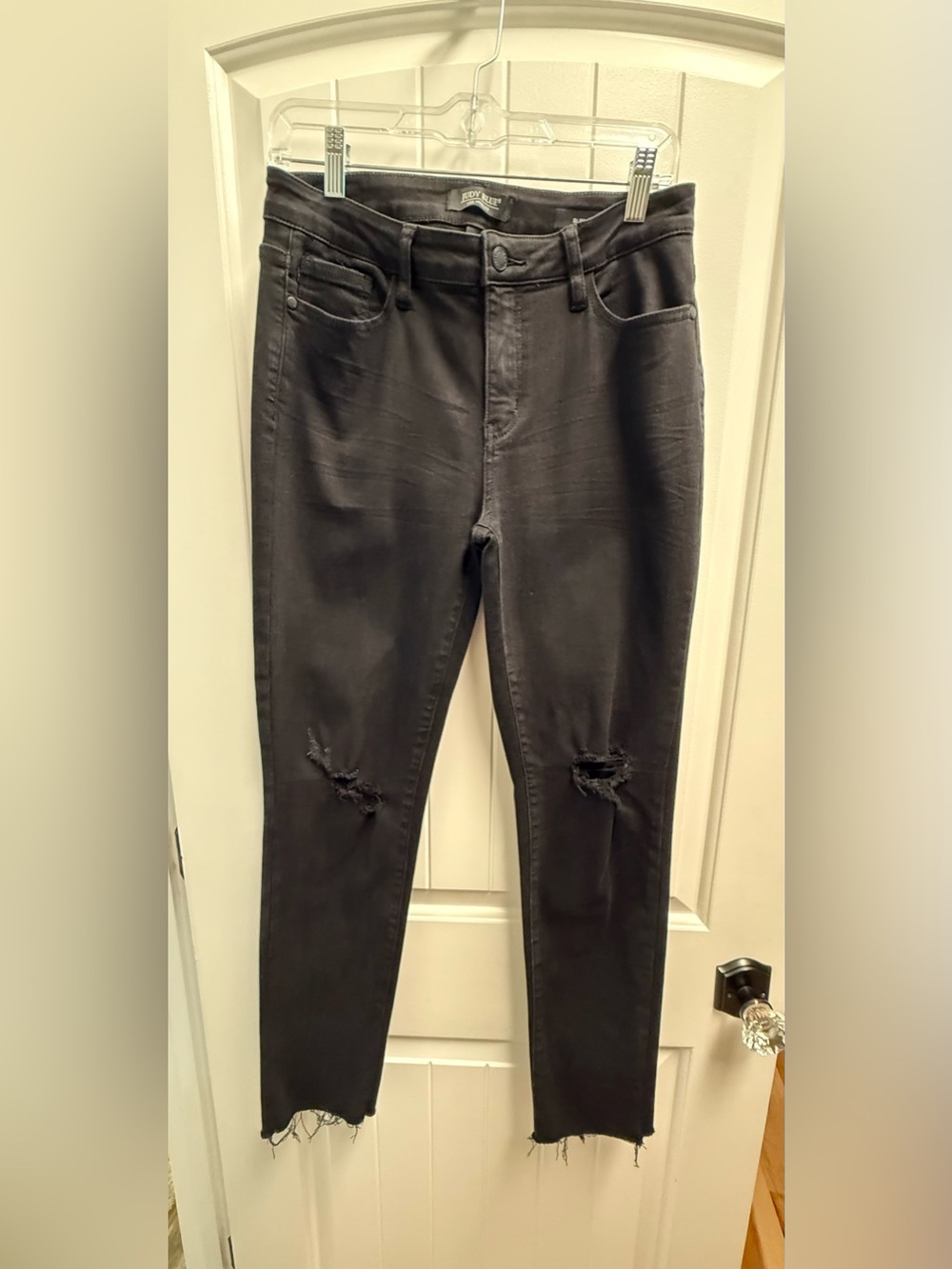 Womans Judy Blues Black Straight Leg Distressed And Raw Hem Size 7/28 Like New - Picture 1 of 11